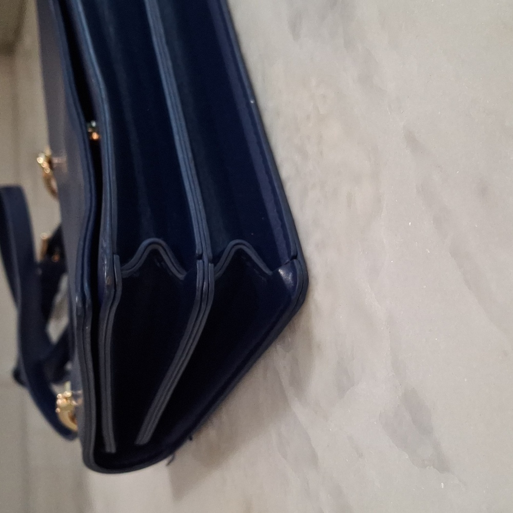 Chain Handbag - Picture 7 of 15